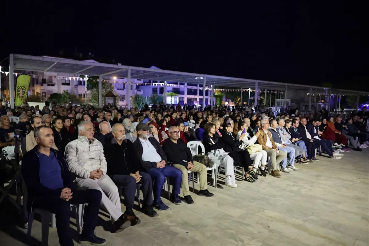 Anadolu’nun geleneksel çalgıları Menteşe’de buluştu Anadolu’nun geleneksel çalgıları Menteşe’de buluştu