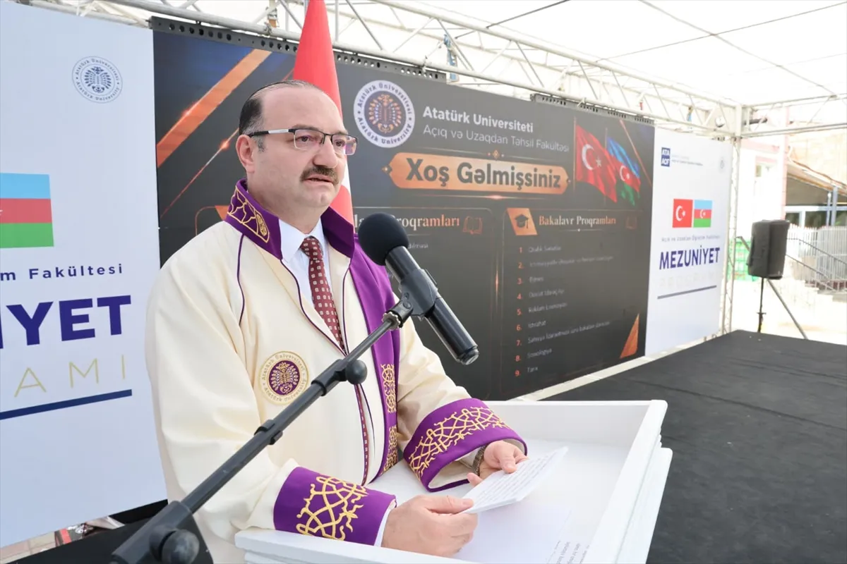 Atatürk Üniversitesi Açık ve Uzaktan Öğretim Fakültesi mezunları Bakü’de kep attı Atatürk Üniversitesi Açık ve Uzaktan Öğretim Fakültesi mezunları Bakü’de kep attı