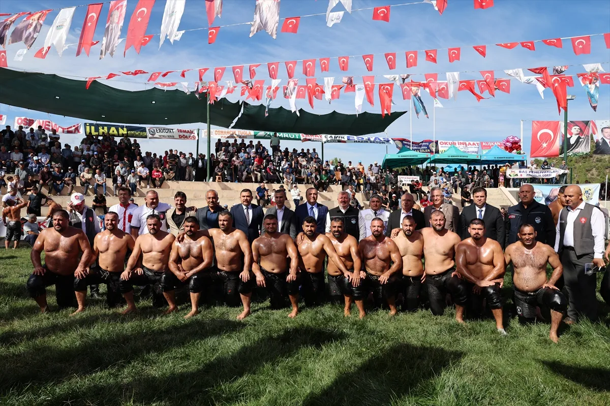 Çorum’da düzenlenen Yağlı Pehlivan Güreşleri’nde başpehlivanlığı Bekir Eryücel kazandı
