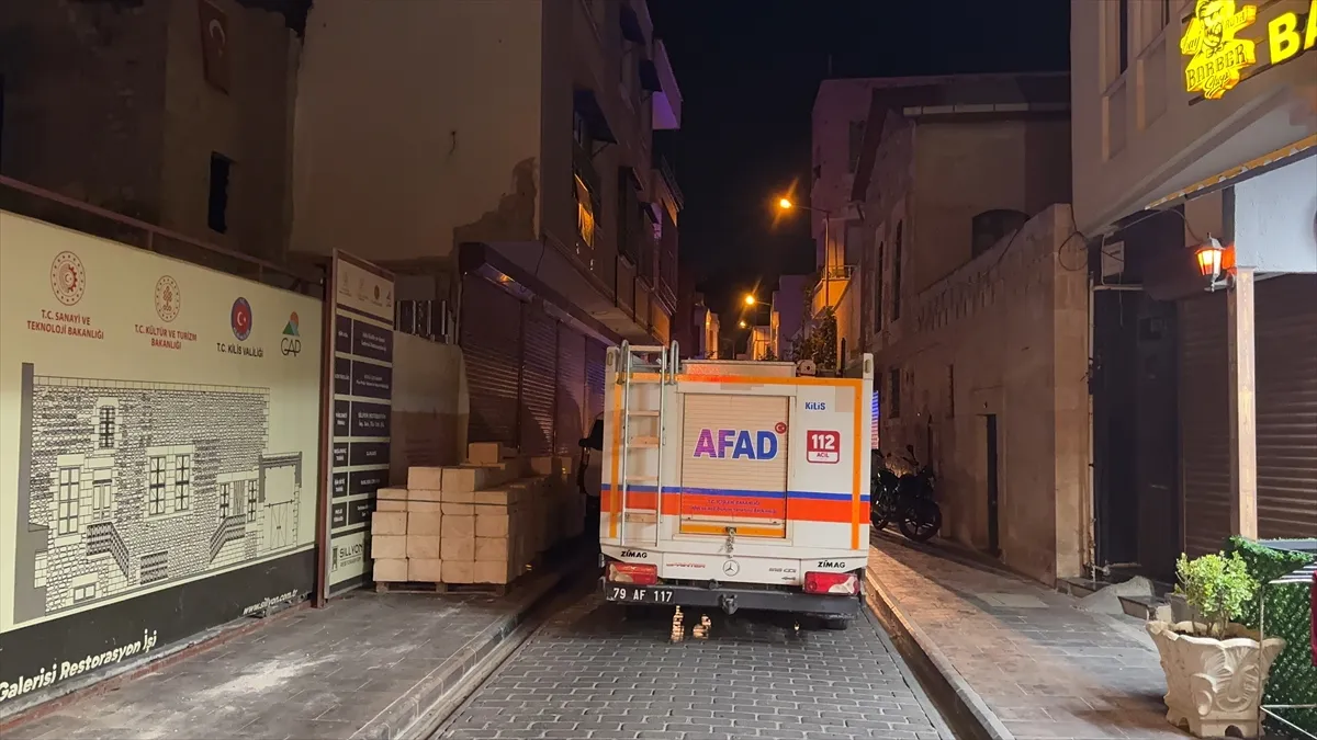 Kilis’te kuyuya düşen çocuğu itfaiye kurtardı