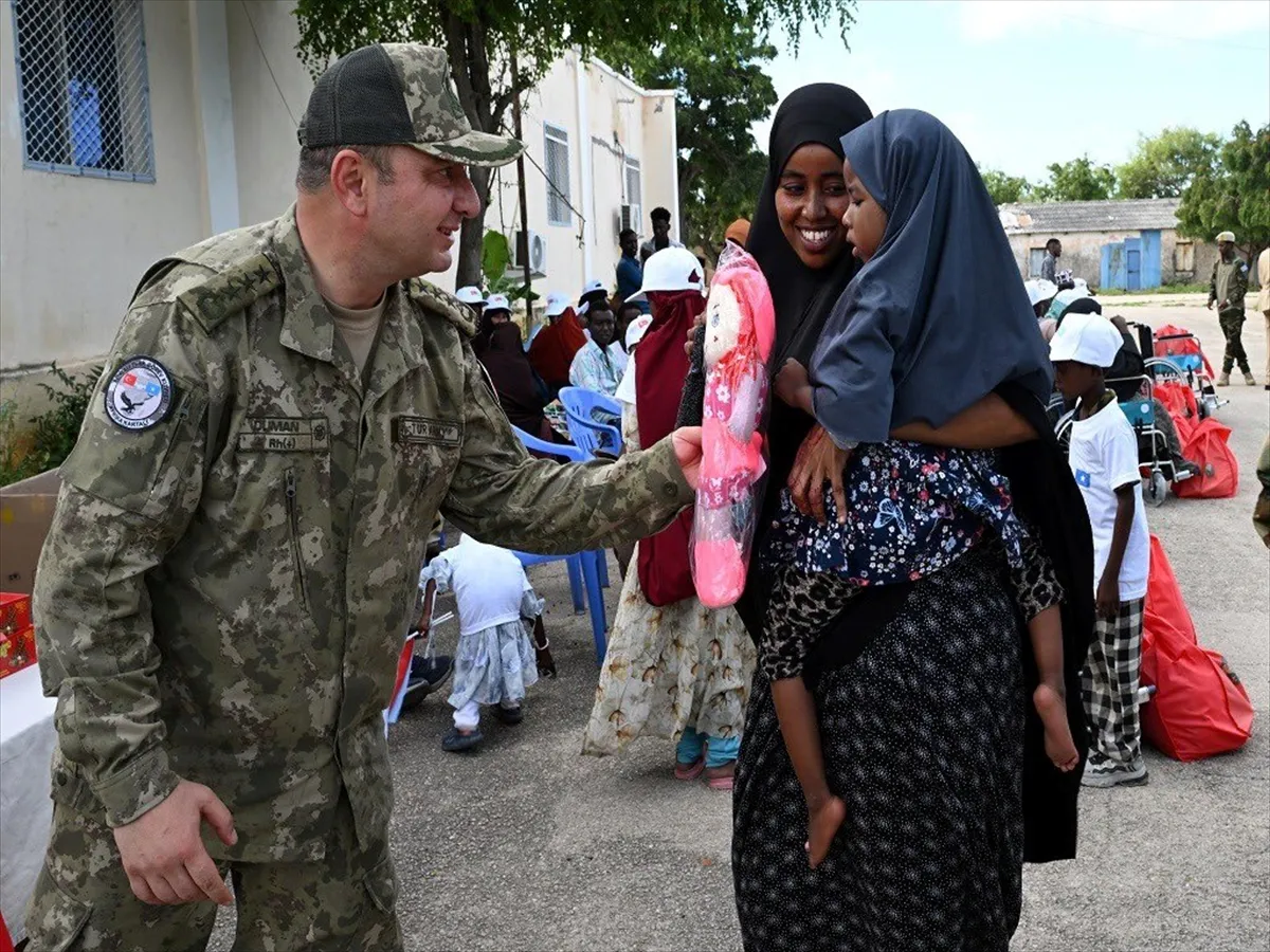 MSB Somali’de ihtiyaç sahibi gazi ve ailelerine tekerlekli sandalye dağıttı MSB Somali’de ihtiyaç sahibi gazi ve ailelerine tekerlekli sandalye dağıttı