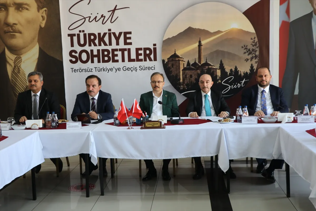 Siirt’te Türkiye Sohbetleri programı düzenledi Siirt’te Türkiye Sohbetleri programı düzenledi