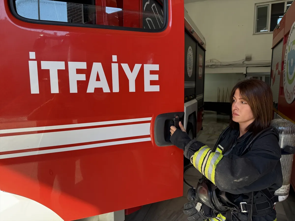 Tekirdağ’da itfaiyeci Elif Yazıcı zorlu görevlerde çalışıyor