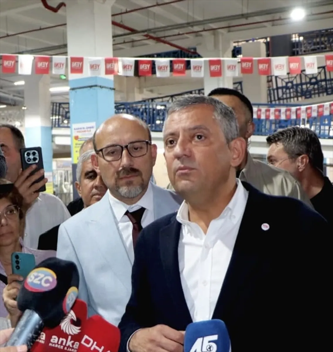 Yeni Parti Genel Başkanı Özel, Manisa’da partisinin ilçe başkanlığı ön seçiminde oy kullandı Yeni Parti Genel Başkanı Özel, Manisa’da partisinin ilçe başkanlığı ön seçiminde oy kullandı