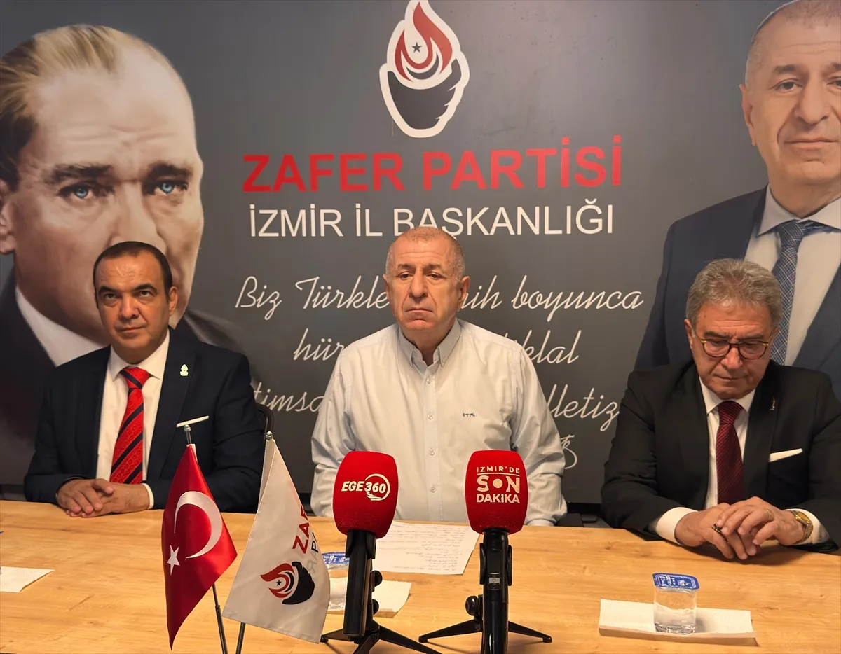 Zafer Partisi Genel Başkanı Özdağ, İzmir’de partililerle buluştu