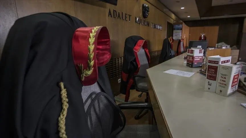 İstanbul’da sokak satıcılarına yönelik uyuşturucu operasyonunda 164 zanlı tutuklandı İstanbul’da sokak satıcılarına yönelik uyuşturucu operasyonunda 164 zanlı tutuklandı