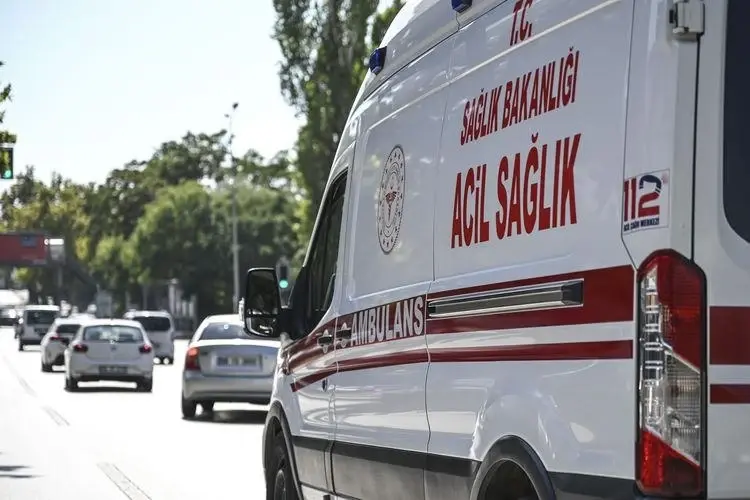 Sivas’ta tıra arkadan çarpan otomobildeki 6 kişi yaralandı Sivas’ta tıra arkadan çarpan otomobildeki 6 kişi yaralandı