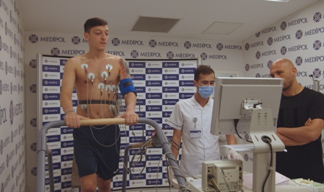 Mesut Özil, sağlık kontrolünden geçirildi Mesut Özil, sağlık kontrolünden geçirildi