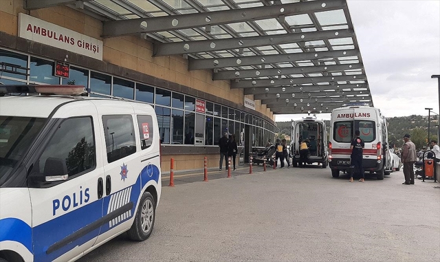 Çorum’da metil alkol zehirlenmesi şüphesiyle 1 kişi hastaneye kaldırıldı Çorum’da metil alkol zehirlenmesi şüphesiyle 1 kişi hastaneye kaldırıldı