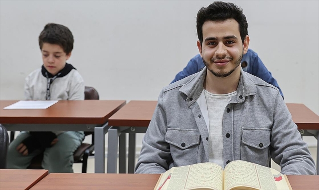 Kekemeliği yenen üniversiteli hafız gencin hayali imam olmak Kekemeliği yenen üniversiteli hafız gencin hayali imam olmak