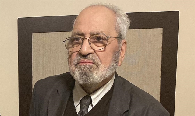 Sanatını inancıyla besleyen bir entelektüel: Sezai Karakoç Sanatını inancıyla besleyen bir entelektüel: Sezai Karakoç