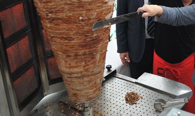 Almanya’da döner en çok tercih edilen yiyeceklerden oldu Almanya’da döner en çok tercih edilen yiyeceklerden oldu