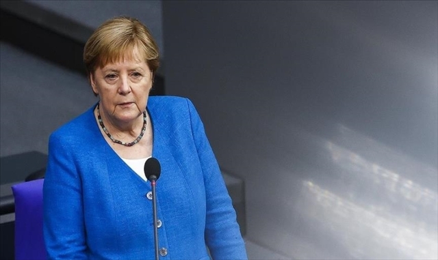 Angela Merkel, Almanya Silahlı Kuvvetleri’ni daha iyi silahlarla donatmadığı konusunda öz eleştiride bulundu