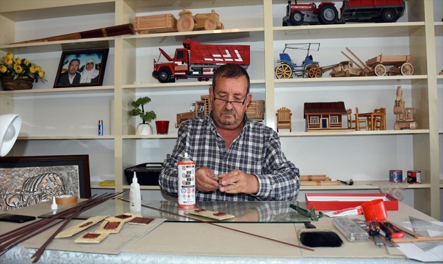 Annesinin vefatıyla girdiği bunalımdan ahşaptan maketler yaparak kurtuldu Annesinin vefatıyla girdiği bunalımdan ahşaptan maketler yaparak kurtuldu