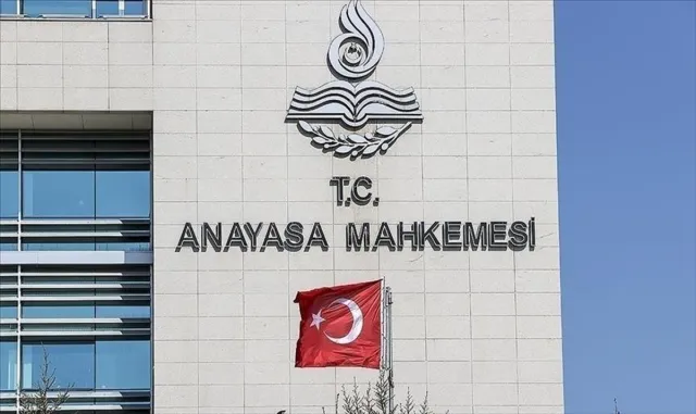 AYM, HDP’nin hazine yardımı hesabına bloke konulması istemini 6 Ocak’ta görüşecek AYM, HDP’nin hazine yardımı hesabına bloke konulması istemini 6 Ocak’ta görüşecek