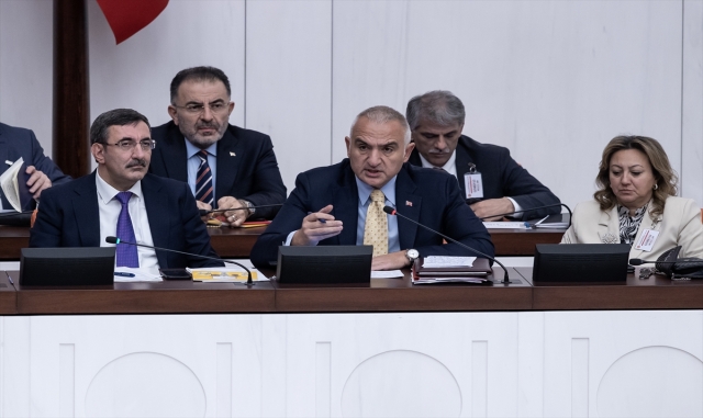 Çalışma ve Sosyal Güvenlik Bakanı Bilgin, bakanlığının 2023 yılı bütçesi üzerinde konuştu: (2)