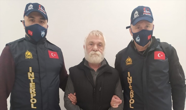 Hablemitoğlu suikastının 20. yılında tetikçiler adalete teslim edildi Hablemitoğlu suikastının 20. yılında tetikçiler adalete teslim edildi