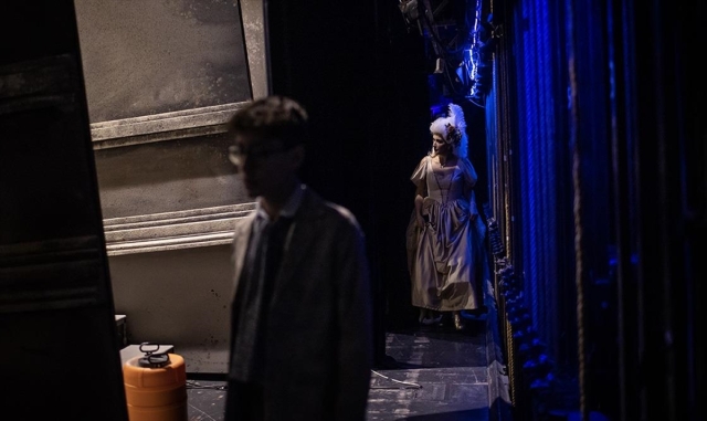 Ölüme mahkum edilen şair Andrea Chenier’i anlatan opera "perde" diyecek