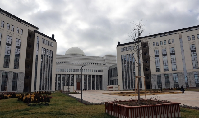 Yargıtay, iş arkadaşının kolunu ısıran kişinin işten çıkarılmasını "haklı fesih" saydı Yargıtay, iş arkadaşının kolunu ısıran kişinin işten çıkarılmasını "haklı fesih" saydı