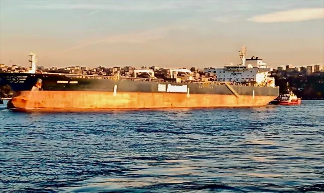 İstanbul Boğazı’nda arızalanan tanker kurtarıldı İstanbul Boğazı’nda arızalanan tanker kurtarıldı