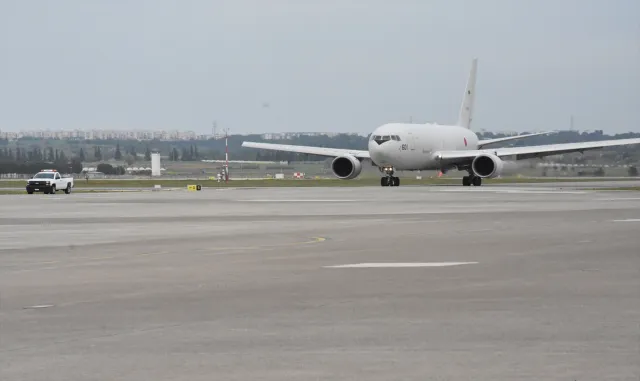 Japonya Öz Savunma Kuvvetlerinin yardım malzemesi taşıyan uçağı İncirlik Üssü’ne ulaştı