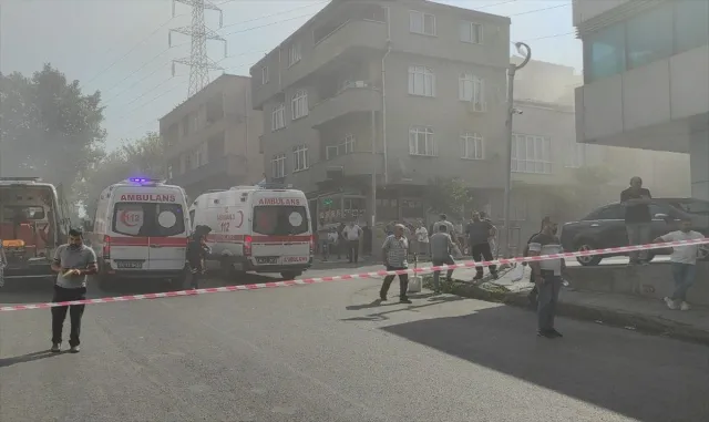 GÜNCELLEME - Bayrampaşa’da iş merkezinde çıkan yangına müdahale ediliyor GÜNCELLEME - Bayrampaşa’da iş merkezinde çıkan yangına müdahale ediliyor