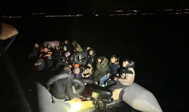 Çanakkale Ayvacık açıklarında 43 düzensiz göçmen yakalandı