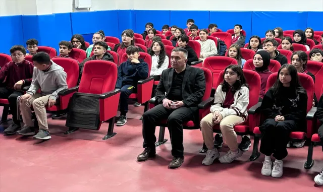 Yozgat’ta öğrenciler mikroplastiklerin zararları konusunda bilgilendirildi