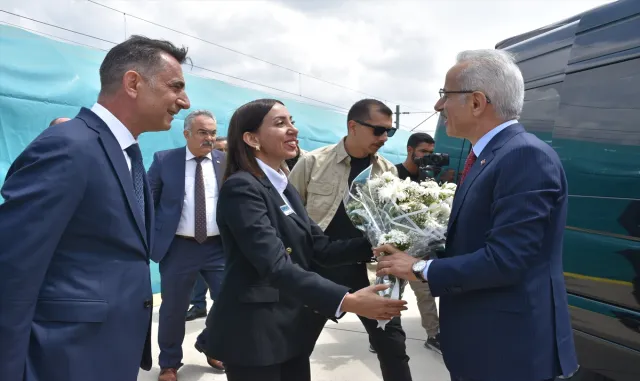 Ulaştırma ve Altyapı Bakanı Uraloğlu, Eskişehir’de TÜRASAŞ Araç Teslim Töreni’nde konuştu: Ulaştırma ve Altyapı Bakanı Uraloğlu, Eskişehir’de TÜRASAŞ Araç Teslim Töreni’nde konuştu: