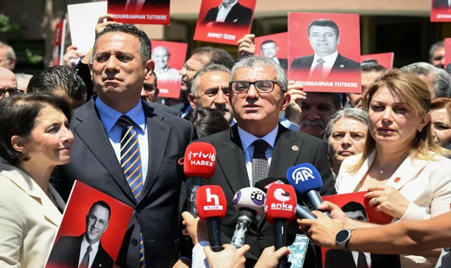 CHP’li milletvekilleri, TBMM’den Adalet Bakanlığına yürüdü CHP’li milletvekilleri, TBMM’den Adalet Bakanlığına yürüdü