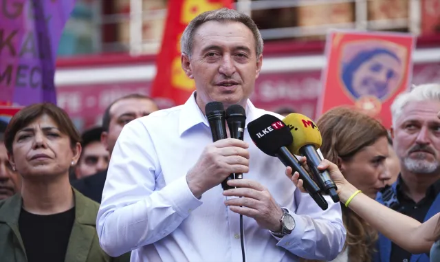 DEM Parti Eş Genel Başkanı Bakırhan, Suruç’ta ölenler için Kadıköy’de düzenlenen anma etkinliğine katıldı