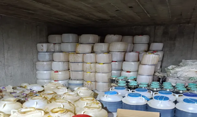 Ağrı’da 5 ton 709 kilogram etiketsiz pekmez ele geçirildi Ağrı’da 5 ton 709 kilogram etiketsiz pekmez ele geçirildi