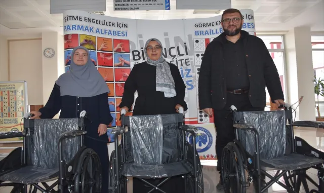 Üniversiteliler Engelsiz İbadet Uygulamaları projesiyle 18 tekerlekli sandalye aldı Üniversiteliler Engelsiz İbadet Uygulamaları projesiyle 18 tekerlekli sandalye aldı
