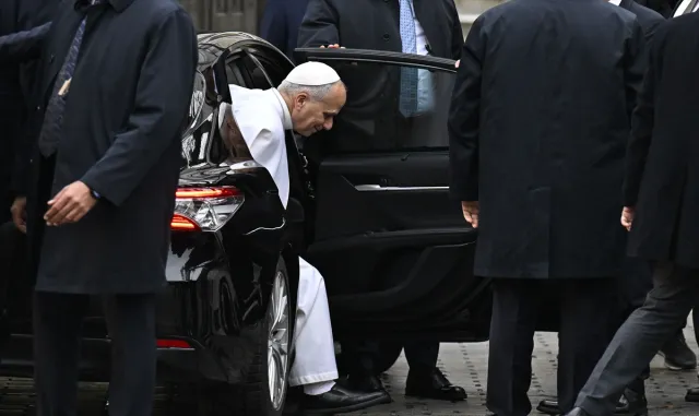 Vatikan Devlet Başkanı Papa 14. Leo, Sultanahmet Camisi’ni ziyaret etti Vatikan Devlet Başkanı Papa 14. Leo, Sultanahmet Camisi’ni ziyaret etti