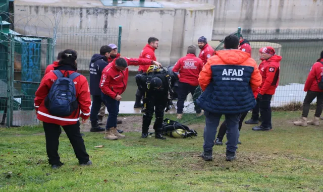 GÜNCELLEME - Kayıp öğretmenin cesedi dalgıç polislerce Porsuk Çayı’nda bulundu GÜNCELLEME - Kayıp öğretmenin cesedi dalgıç polislerce Porsuk Çayı’nda bulundu