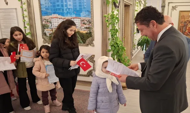 Beypazarı Belediyesinden çocuklara karne hediyesi Beypazarı Belediyesinden çocuklara karne hediyesi