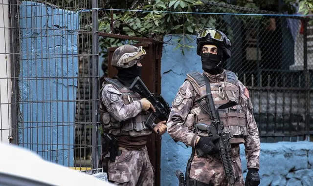 Endonezya’daki Semeru Yanardağı’nda 2 patlama meydana geldi Endonezya’daki Semeru Yanardağı’nda 2 patlama meydana geldi