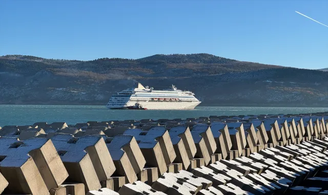 Rusya’dan Amasra’ya gelen yolcu gemisine rüzgar engeli Rusya’dan Amasra’ya gelen yolcu gemisine rüzgar engeli