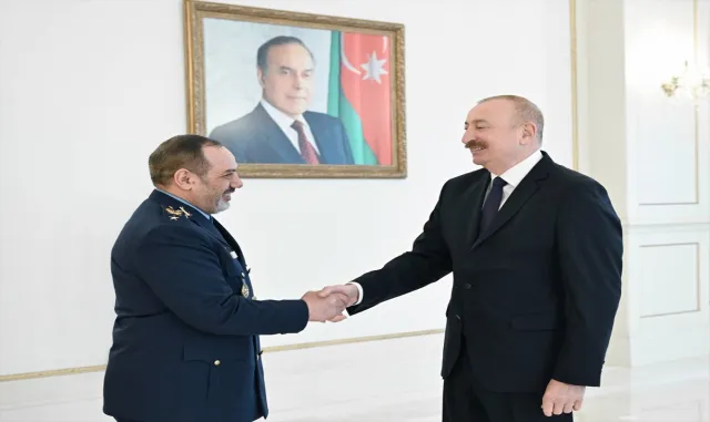 Azerbaycan Cumhurbaşkanı Aliyev, İran Savunma Bakanı Nasırzade’yi kabul etti Azerbaycan Cumhurbaşkanı Aliyev, İran Savunma Bakanı Nasırzade’yi kabul etti