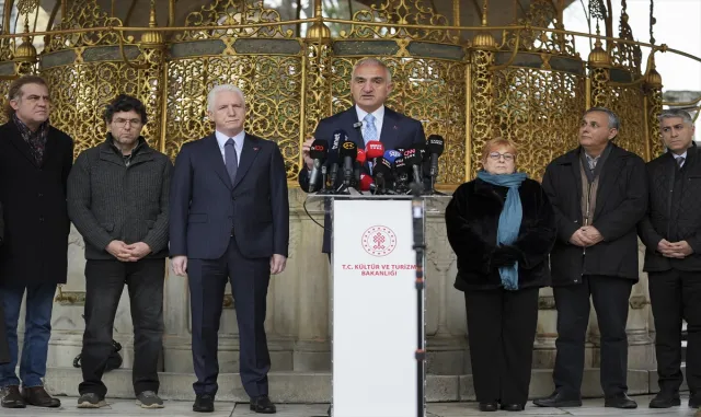 Bakan Ersoy, Ayasofya’da süreç devam ediyor, Sultanahmet’te çalışmalar tamamlandı Bakan Ersoy, Ayasofya’da süreç devam ediyor, Sultanahmet’te çalışmalar tamamlandı