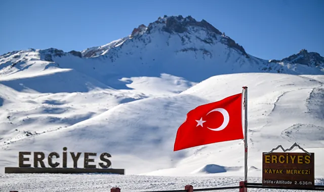 Erciyes’e ulaşımı sağlayan kara yolu trafiğe açıldı