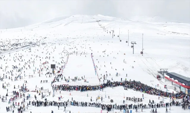 Erciyes’te hafta sonu yoğunluğu yaşanıyor