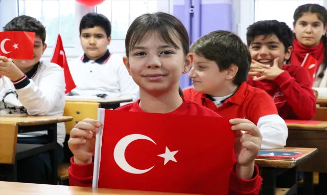 İzmir ve çevre illerde yarıyıl tatili sonrası ilk ders zili çaldı