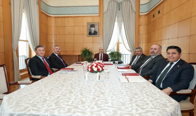 TBMM Başkanı Kurtulmuş’un Milli Dayanışma, Kardeşlik ve Demokrasi Komisyonu üyelerini kabulü TBMM Başkanı Kurtulmuş’un Milli Dayanışma, Kardeşlik ve Demokrasi Komisyonu üyelerini kabulü