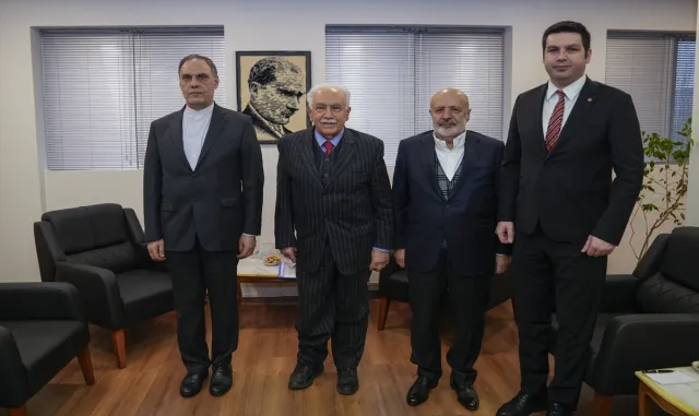 Vatan Partisi Genel Başkanı Perinçek, İran’ın Ankara Büyükelçisi Habibullahzade ile görüştü