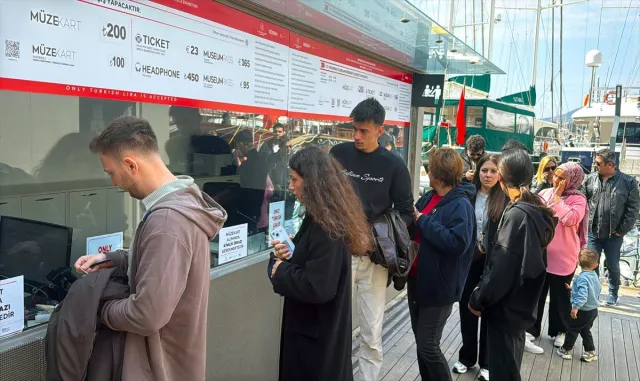 Bodrum’da tatilciler bayramın ilk gününde tarihi mekanlara yoğun ilgi gösterdi
