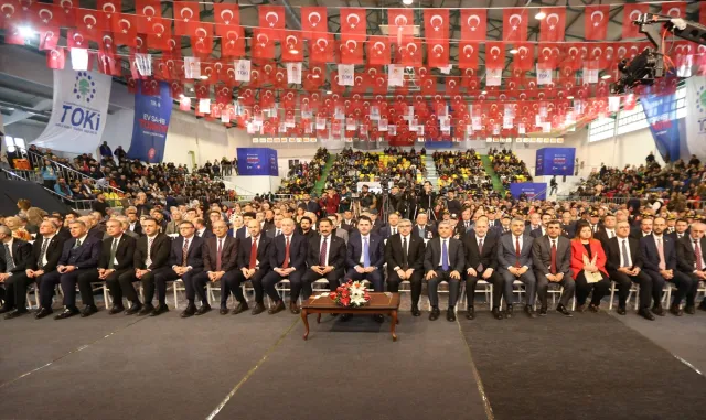 Hatay’da Yüzyılın Konut Projesinin kura çekimi yapıldı Hatay’da Yüzyılın Konut Projesinin kura çekimi yapıldı