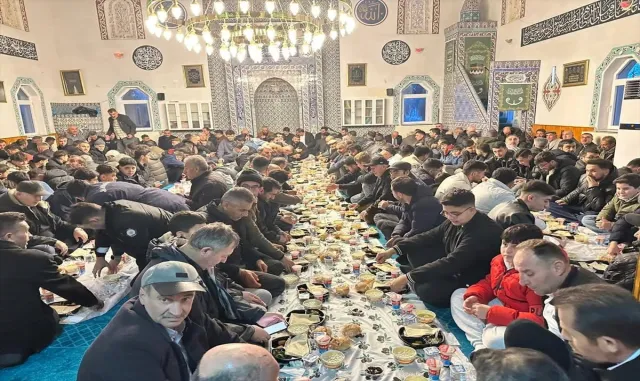 Ulaş’ta iftarda birlik sofrası kuruldu Ulaş’ta iftarda birlik sofrası kuruldu