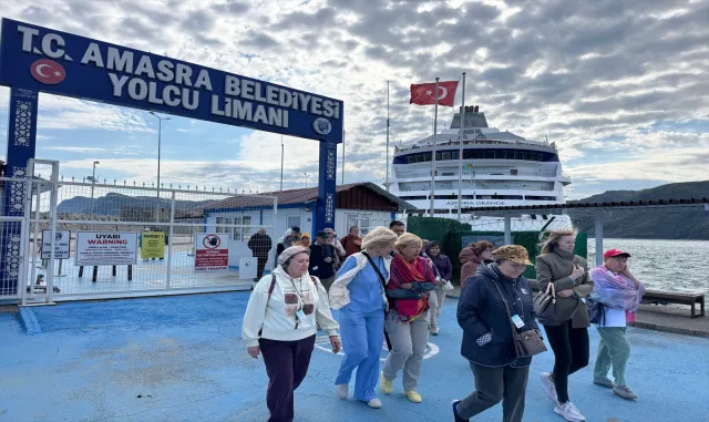 Astoria Grande kruvaziyeri 1060 yolcusuyla Amasra’ya geldi Astoria Grande kruvaziyeri 1060 yolcusuyla Amasra’ya geldi