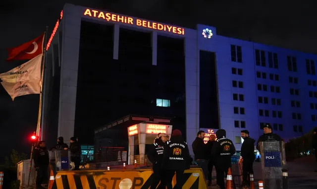 GÜNCELLEME - Ataşehir Belediyesine yönelik operasyonda 18 şüpheli gözaltına alındı GÜNCELLEME - Ataşehir Belediyesine yönelik operasyonda 18 şüpheli gözaltına alındı